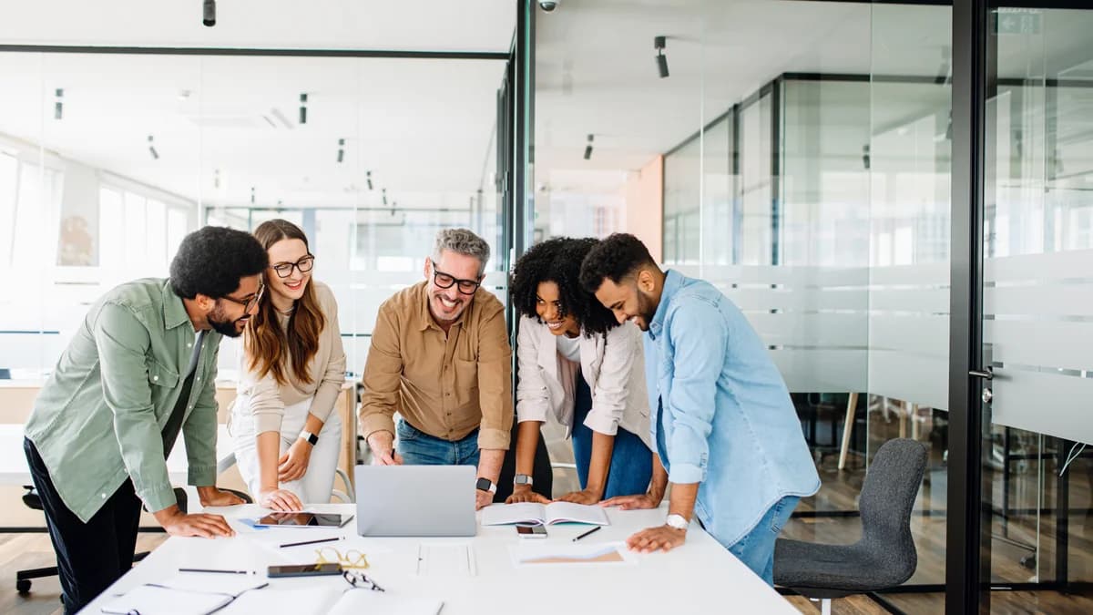 El arte de «curar» equipos: la estrategia de Recursos Humanos para crear el liderazgo del futuro